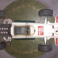 Рядка играчка състезателна кола на SCHUCO 356 175, Brabham Ford Formula 1, снимка 2 - Други ценни предмети - 41564899