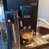 Кафеавтомат Делонги Елета за еспресо и капучино, работи отлично и прави хубаво кафе с каймак , снимка 1 - Кафемашини - 39035823