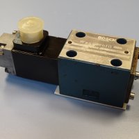 Хидравличен разпределител BOSCH 0810 090106 directional control valve 081WV06, снимка 1 - Резервни части за машини - 42221547