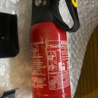 Авариен немски пожарогасител комплект за вграждане под седалка със стойка и кутия мерцедес w203 w204, снимка 4 - Части - 40394551