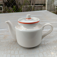 порцеланов чайник, снимка 1 - Аксесоари за кухня - 44715841
