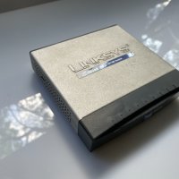 Cisco Linksys SD208 8-Port 10/100 Switch, снимка 3 - Суичове - 40605124