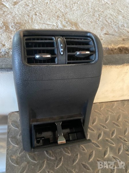 Въздуховод мерцедес ц класа заден cl203 clc подлакътник барче с пепелник , снимка 1