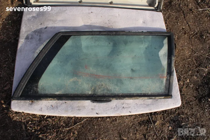 Стъкло фикс задно дясно Фолксваген Пасат B3 B4 1996 VW Passat 3 Комби, снимка 1