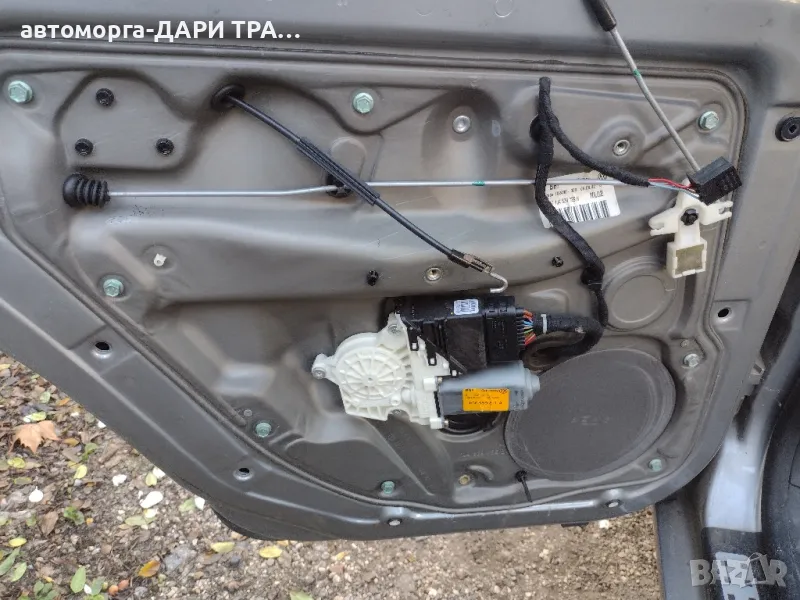 Стъкло-повдигач за Фолксваген Голф 4/Бора заден ляв(шофьорска)страна , снимка 1