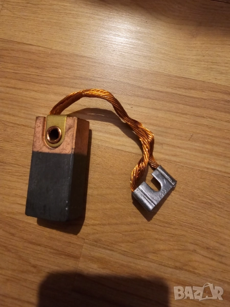 графитни четка за ел. двигатели   20 х 32 х 64 мм големи графитни четки , снимка 1