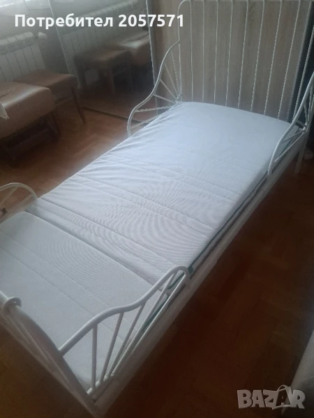 Детско разтегателно легло от Икеа заедно с подматрачна рамка и матрак, снимка 1