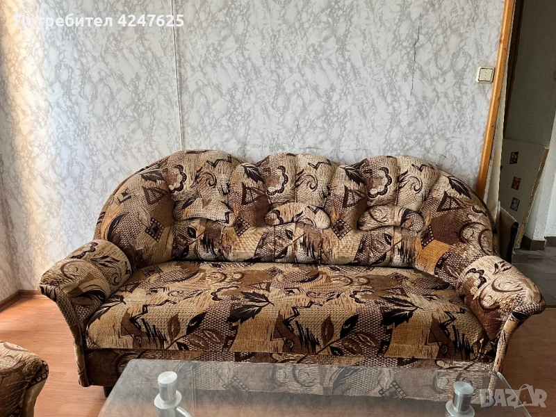 Диван с два фотьойла и табуретки, снимка 1