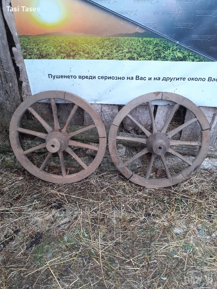 Колела от каруца ( имитация за декорация), снимка 1