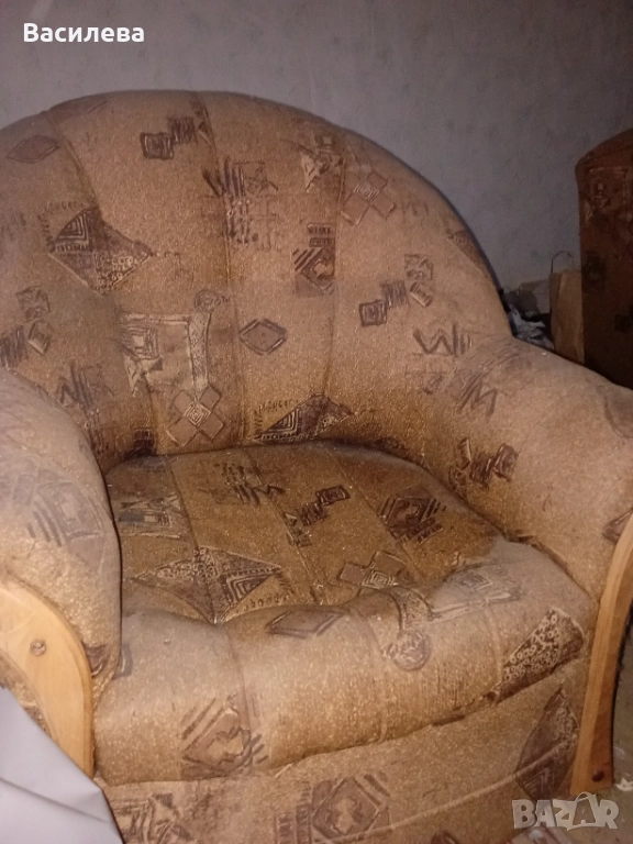 Продавам холна гарнитура - диван разтегателен и два фотьойла, снимка 1