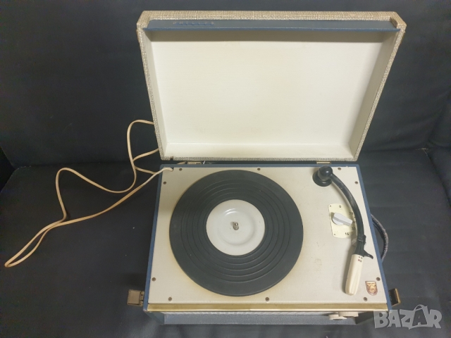 Ретро грамофон в куфар Phillips NG5051 Работи. В добро състояние. Made in Gt. Britain 088762 7637 , снимка 8 - Грамофони - 36062561