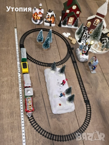 Коледен град със светлини и влакче, снимка 3 - Декорация за дома - 52829897