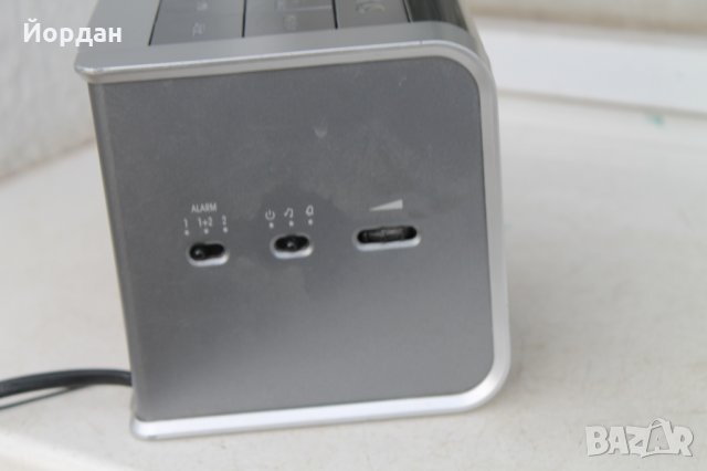 Радио GRUNDIG с часовник аларма , снимка 4 - Радиокасетофони, транзистори - 35667727