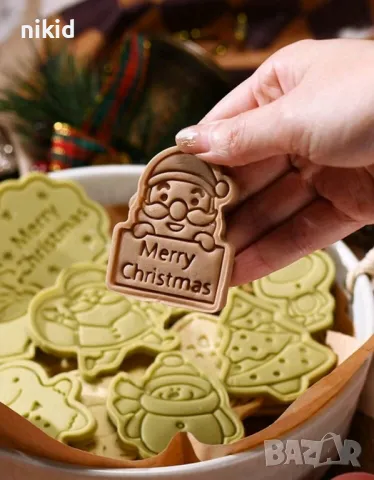 8 бр Коледни Дядо Коледа елен имел човече пластмасови разглобяеми резци форми фондан тесто бисквитки, снимка 7 - Форми - 48171436