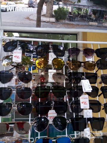 Стелаж за слънчеви очила с огледало, снимка 3 - Стелажи и щандове - 40604995