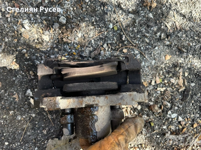 предни спирачни апарати за opel zafira a 1.6 101 к.с БЕНЗИН код на мотора X16XE20Z84045   -цена 30лв, снимка 2 - Части - 52039380