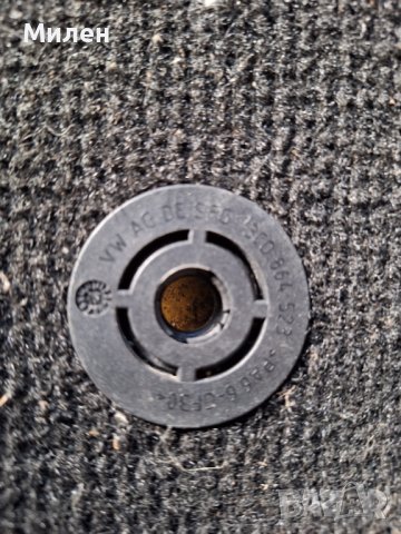 Дясна Стелка Мокетена от Фолксваген Голф 7 от 2012-2020 Година Volkswagen Golf MK7 , снимка 2 - Части - 42482354