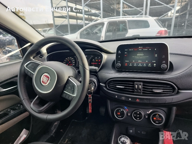 Fiat Tipo 1.4 бензин, 2020 година Седан, На части , снимка 4 - Автомобили и джипове - 51958339