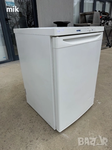 Малък фризер Либхер Комфорт 3 рафта, снимка 4 - Фризери - 53724607