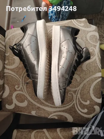 Маратонки Adidas , снимка 4 - Маратонки - 49860968