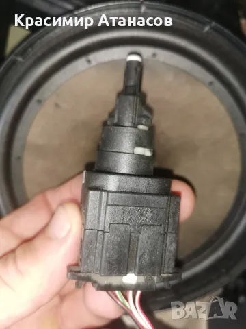 Стоп машинка за Vw голф плюс.6Q0945511