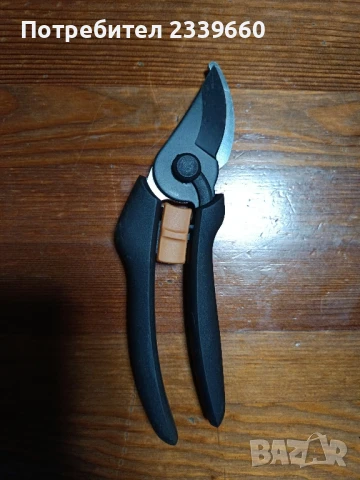 Fiskars P121 лозарски ножици