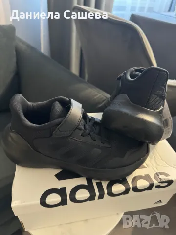 Маратонки Adidas, снимка 4 - Детски маратонки - 49999754