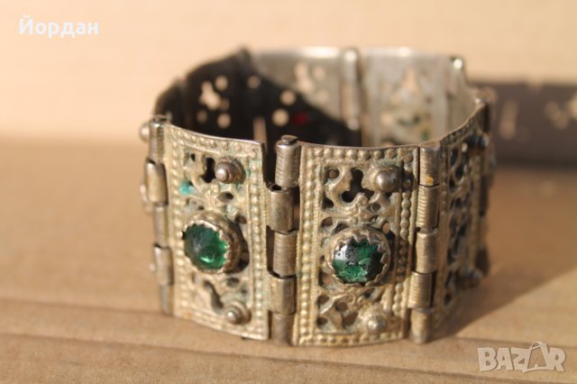 Сребърна възрожденска гривна