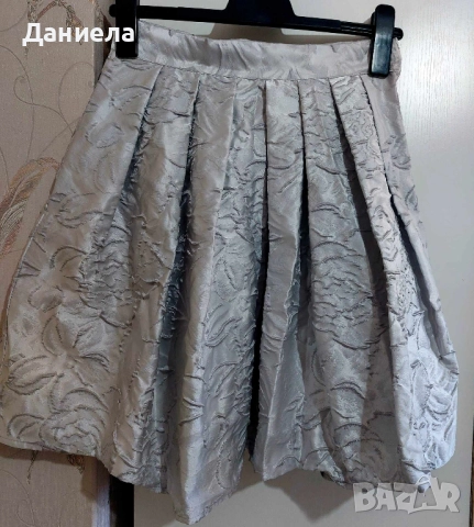 Сатенени поли-Кремава и сива., снимка 4 - Поли - 45535254