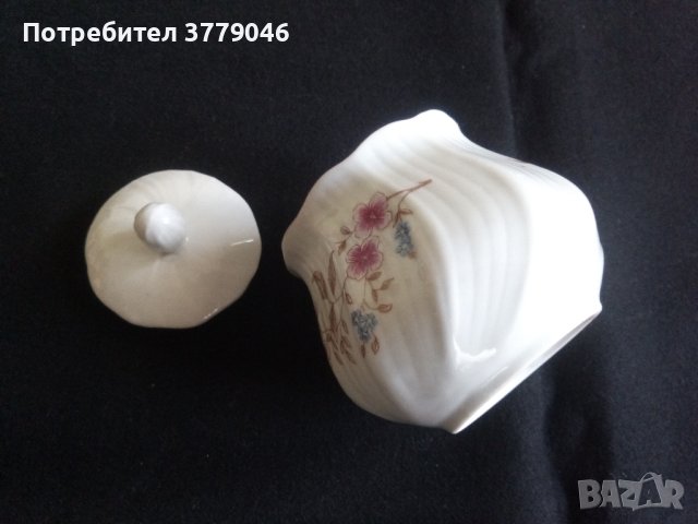 Порцеланова захарница , снимка 3 - Аксесоари за кухня - 44458716