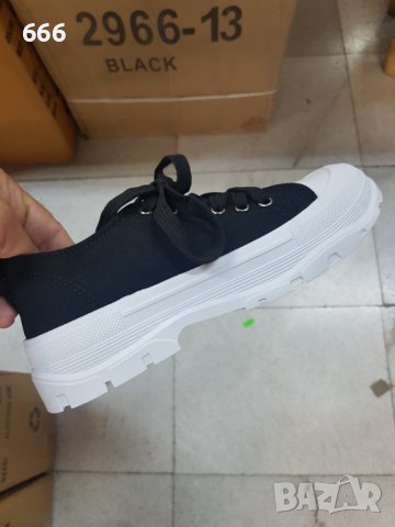 Обувки, снимка 2 - Дамски ежедневни обувки - 42269335