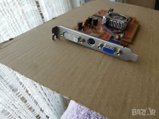 Видео карта ATi Radeon Asus EAX550GE 256MB DDR 128bit PCI-E, снимка 3 - Видеокарти - 34792576