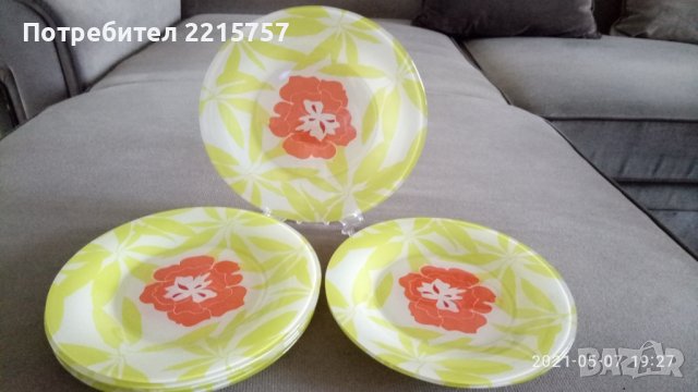 Френски и съвестки десертни чинийки+к-т за торта.