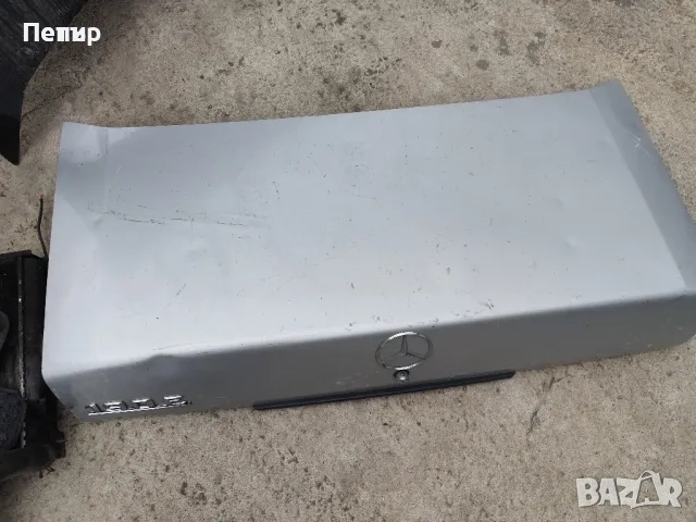 Заден капак за Мерцедес 190, снимка 2 - Части - 52628637