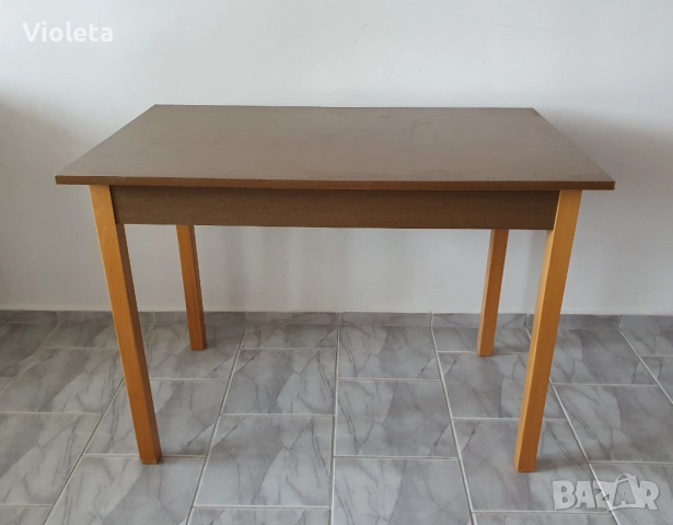 Маса от ПДЧ с размери дължина 1м х ширина 60см х височина 73см