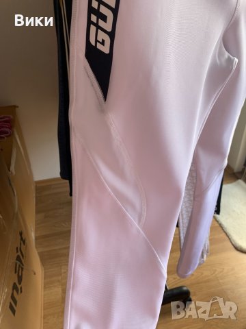 Оригинален клин на Guess , снимка 8 - Клинове - 39636712