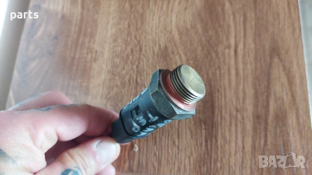 Датчик - Термошалтер Рено Меган Сценик 1.6 Бензин, снимка 3 - Части - 50719342