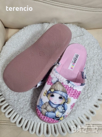 Нови детски пантофи - 35 номер, снимка 2 - Детски пантофи - 52693775