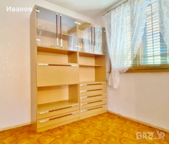 РАЗПРОДАЖБА - 40€. Два Компактни Модула за Дневна стая в цвят Млечен Дъб/Бук, снимка 3 - Секции и витрини - 51640287