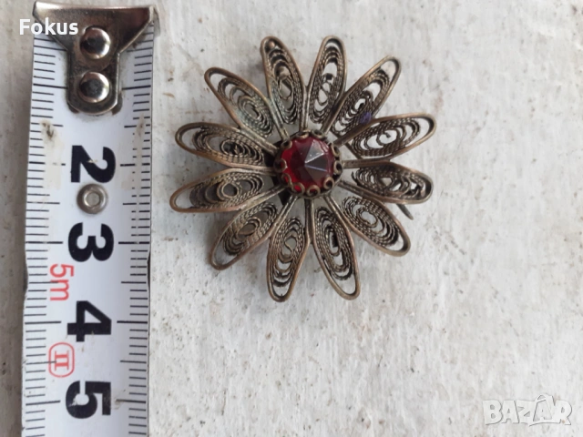 Възрожденски накит брошка филигран червено стъкло, снимка 4 - Антикварни и старинни предмети - 53410163