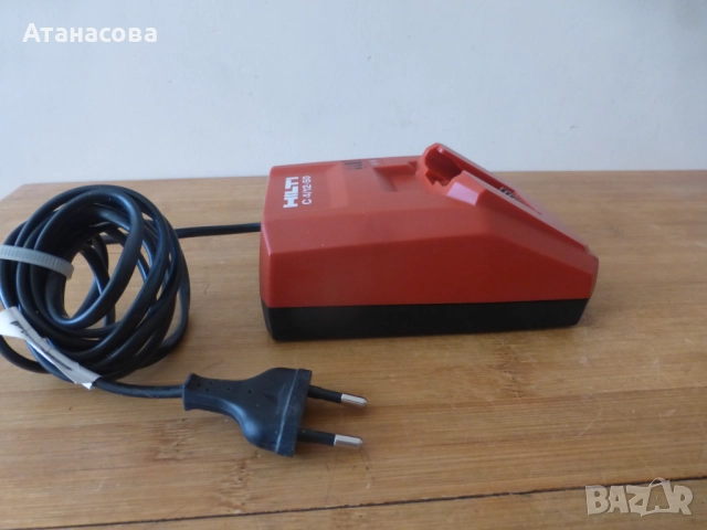 Зарядно С 4/12-50 за машини 12 V с 4 батерии HILTI Хилти, снимка 4 - Други инструменти - 52941786