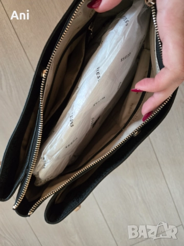 Оригинална дамска чанта GUESS , снимка 9 - Чанти - 52567609