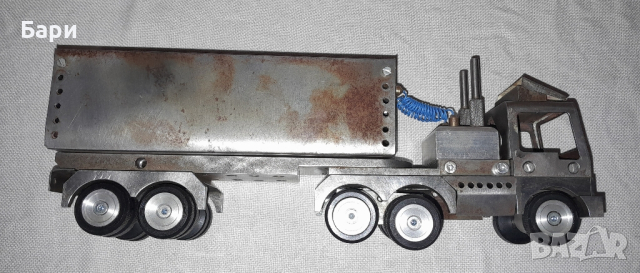 Метален модел на камион, снимка 9 - Колекции - 44647988