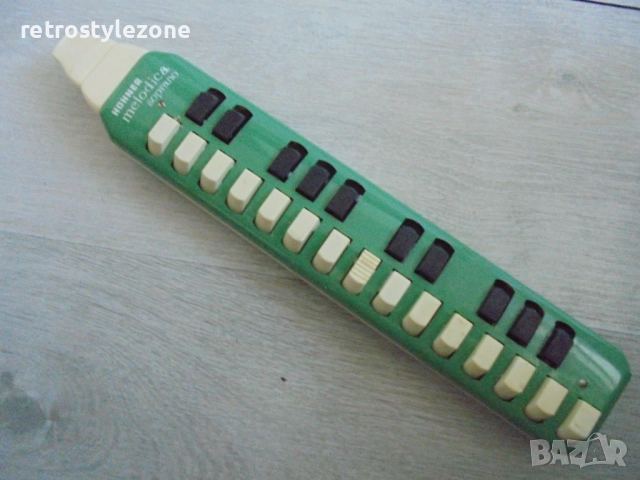 № 8198 Стара детска хармоника HOHNER – Триола с калъф , снимка 2 - Други ценни предмети - 51470366