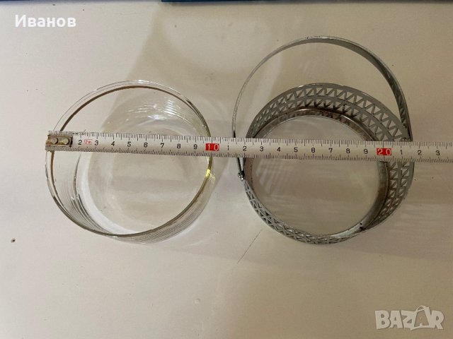 Малка бонбониера от метал и стъкло, снимка 3 - Прибори за хранене, готвене и сервиране - 41419456