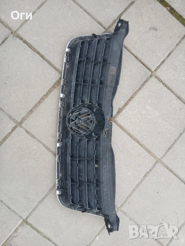 Решетка с Емблема за Фолксваген Пасат В5.5 01-05г., снимка 2 - Части - 53709883