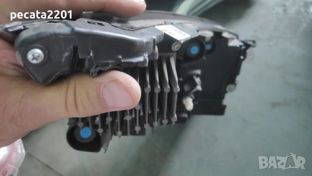 Продавам - оригинален ляв фар за Toyota CHR 2024 г със забележки, снимка 5 - Части - 51763372