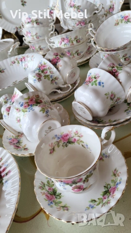 Огромен сервиз Royal Albert Moss Rose , снимка 6 - Сервизи - 53333665