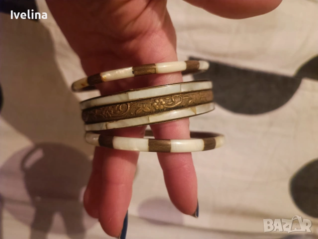 Дамски гривни, обеци,колиета и медальони , снимка 15 - Колиета, медальони, синджири - 53660815