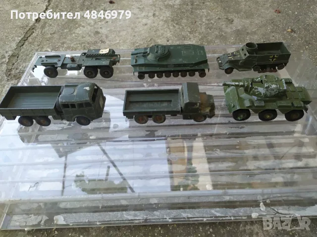 Лот стари военни играчки/танкове/камиони